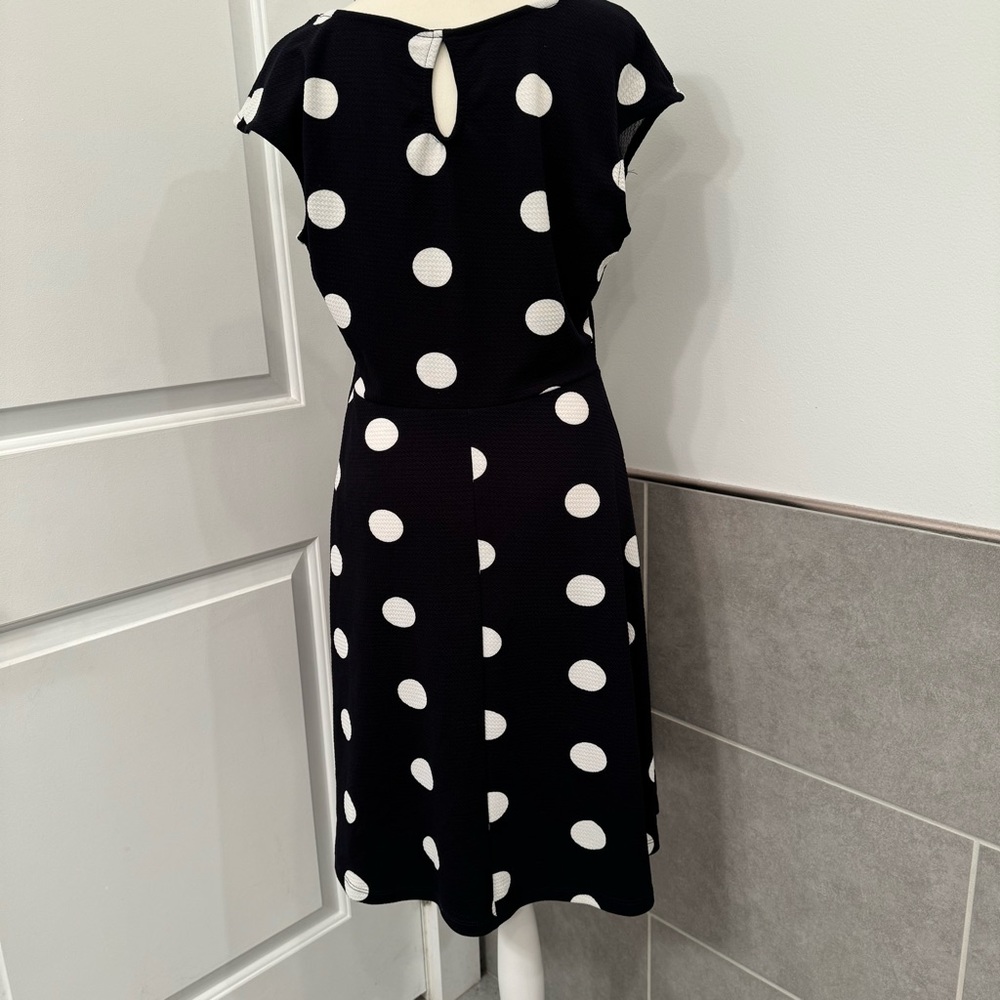 Kaileigh Polka Dot Dress - Picture 4 of 10